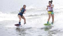 Paola Longoria se cambia al wakeboard