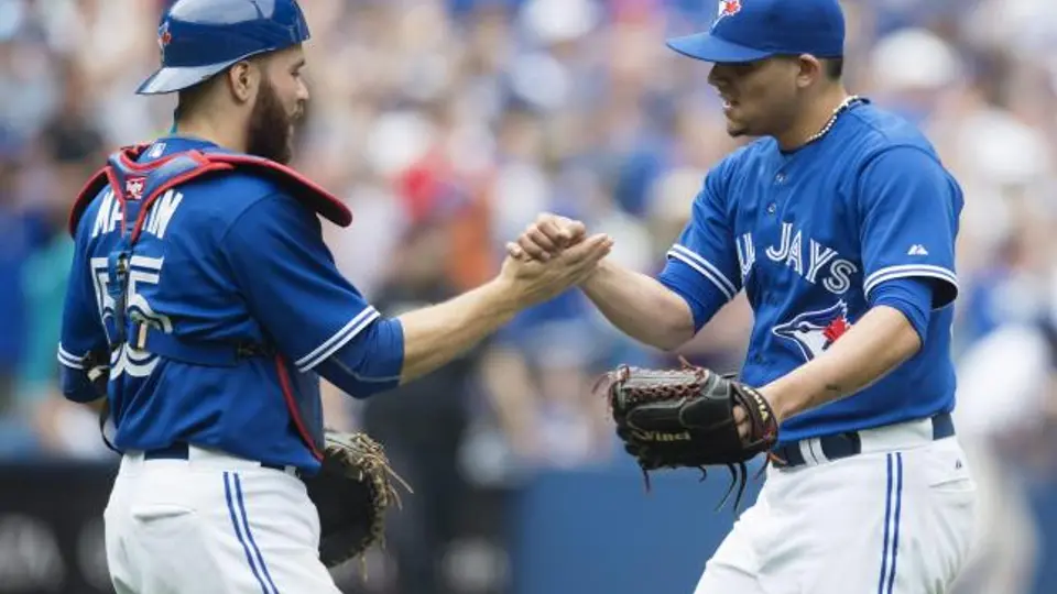 Roberto Osuna consigue su primera victoria en MLB