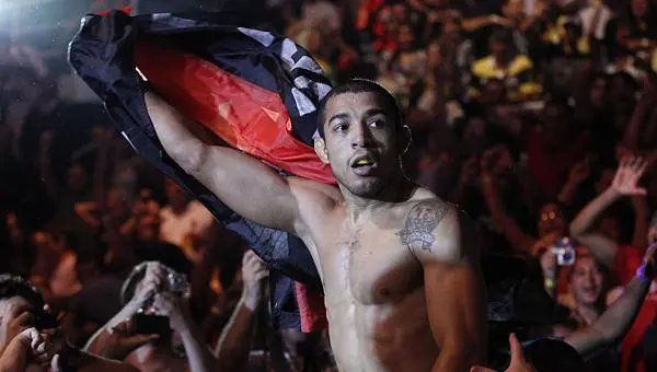 José Aldo no enfrentaría a McGregor por lesión