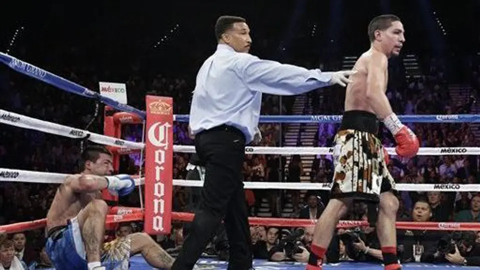 Campeón Mundial de box tiene 6 dedos en el pie derecho