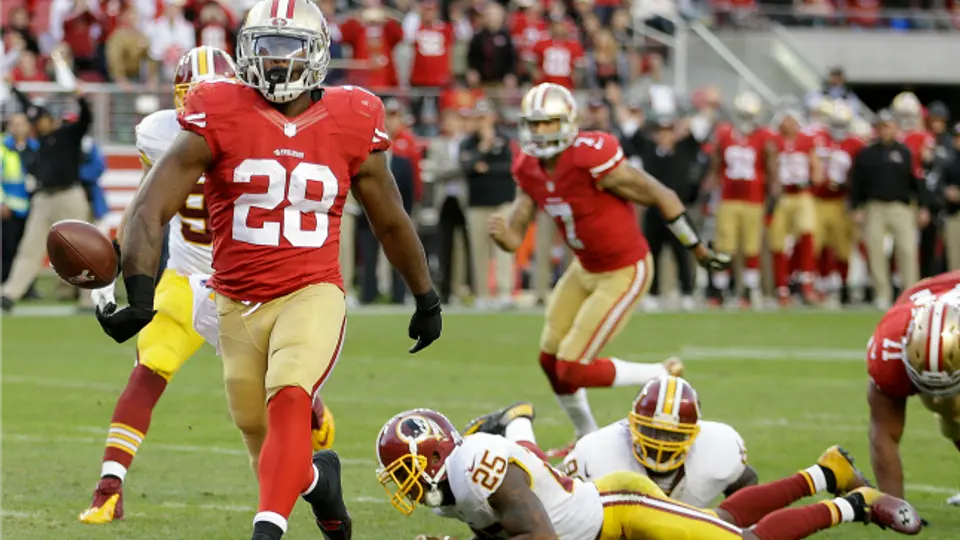 49ers sufre en casa para vencer a los Pieles Rojas