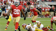 49ers sufre en casa para vencer a los Pieles Rojas
