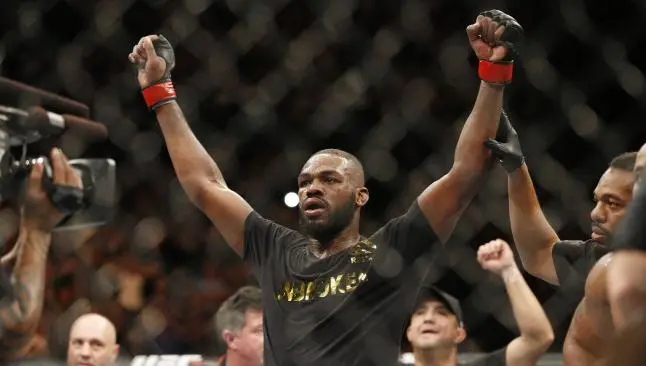 Jon Jones ingresa a un centro de rehabilitación