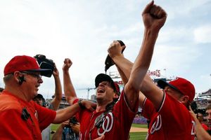 Scherzer lanza juego sin hit y se queda a un strike del perfecto
