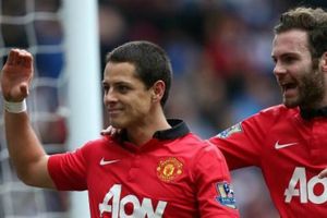 Juan Mata 'presume' selfie con Chicharito