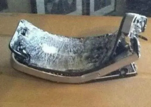 Hombre sobrevive gracias a su Iphone