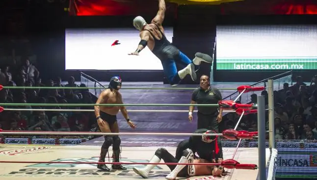 Atlantis y Octagón tienen regreso triunfal como dupla