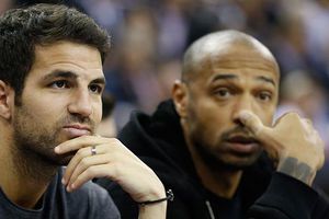 Cesc, Drogba y Henry presencian partido NBA en Londres