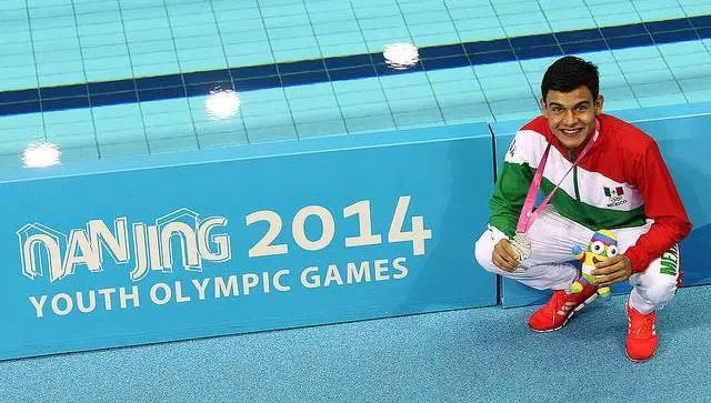 Rodrigo López conquista bronce en clavados de 10 metros