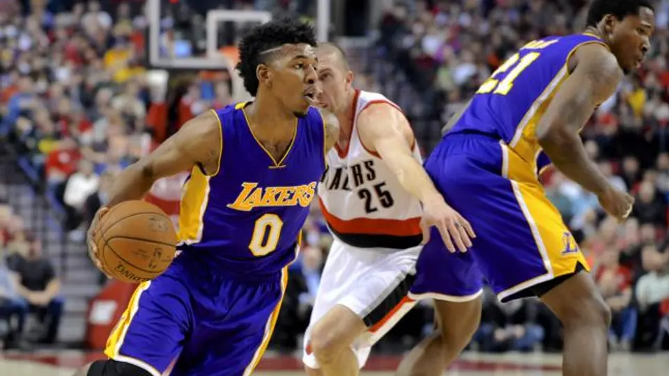 Jugador de los Lakers revela que un delfín lo quiso matar