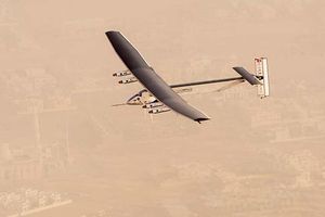 Avión solar inicia vuelo por el mundo