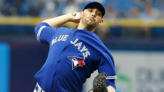 Marco Estrada, dolido tras acariciar el juego perfecto