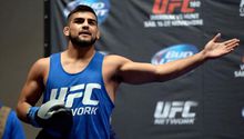 Kelvin Gastelum no supera la báscula en pesaje de UFC 183