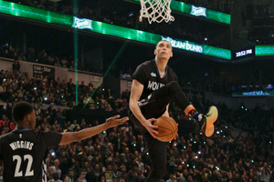 Zach LaVine roza la perfección y gana Concurso de Clavadas