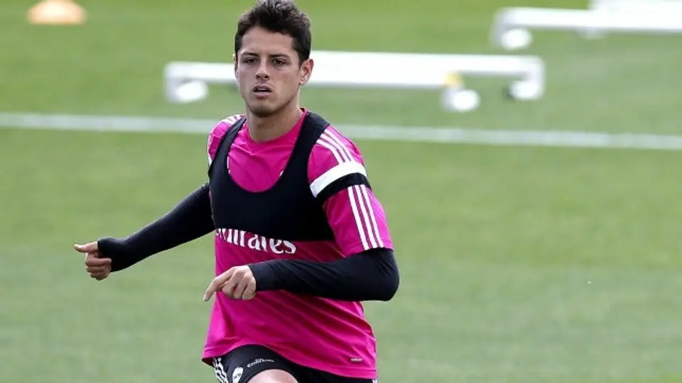 Chicharito corta racha de 4 partidos como titular