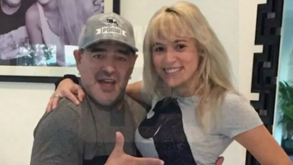 Maradona 'estrena' nuevo rostro tras una cirugía estética facial