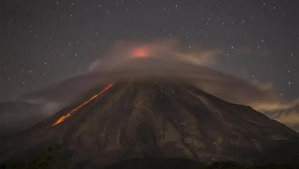Monitorean Volcán de Colima tras actividad