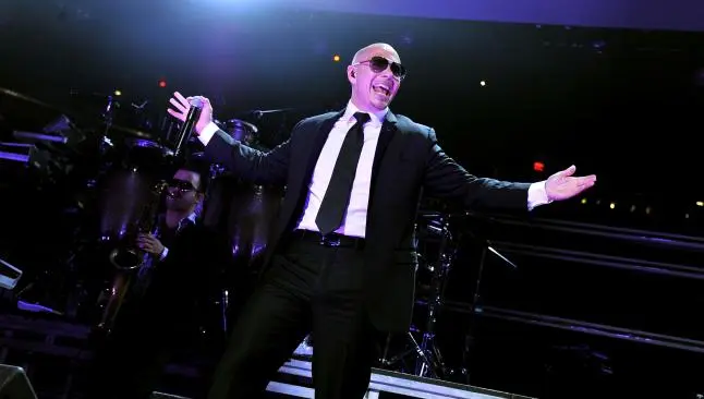 Pitbull y Kanye West cantarán en la clausura de los JP