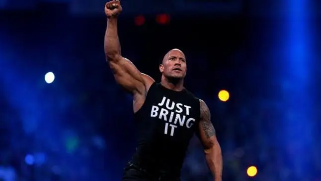 The Rock reaparece en la WWE