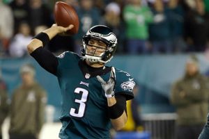 Mark Sánchez celebra triunfo comiendo con fans de Filadelfia