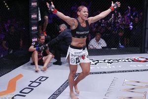 Cyborg defiende su título en 45 segundos