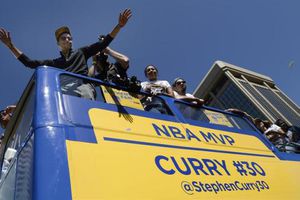 Medio millón de personas acude a desfile de los Warriors