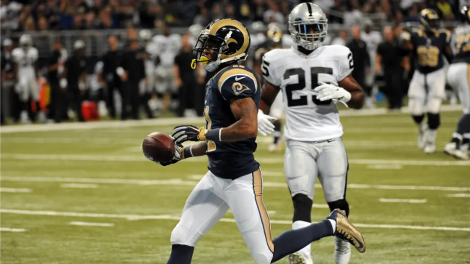 Carneros aplasta sin piedad a los Raiders