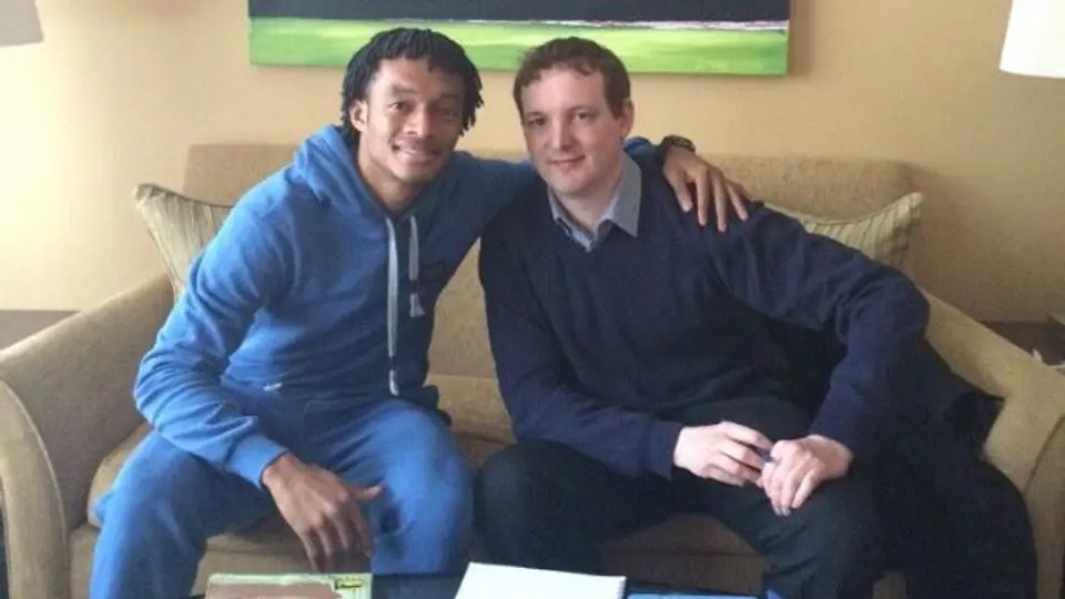 Juan Cuadrado presenta a su verdadero maestro de inglés