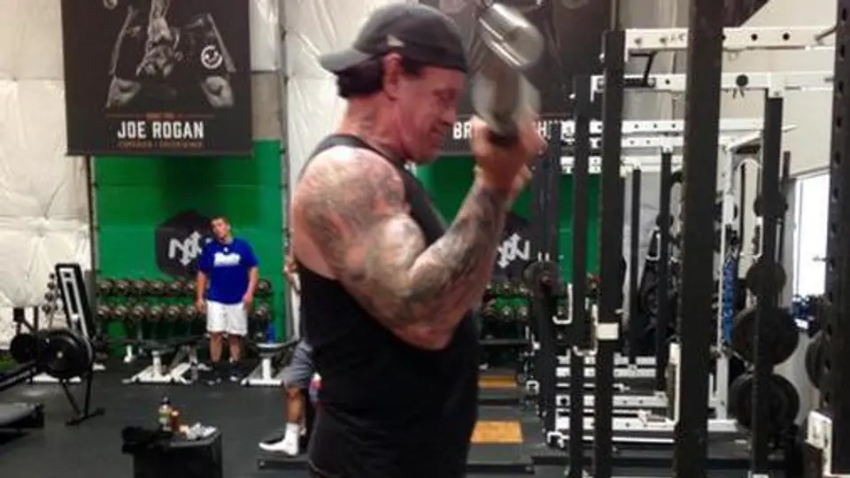 Undertaker entrena duro ante un posible regreso