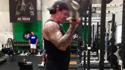 Undertaker entrena duro ante un posible regreso