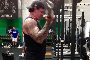 Undertaker entrena duro ante un posible regreso