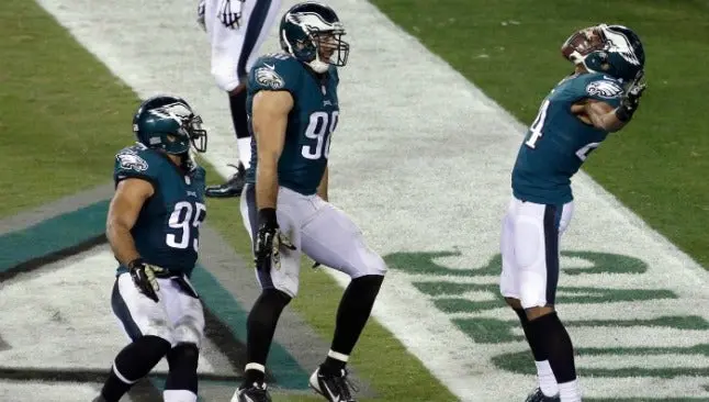 Filadelfia aplasta a las Panteras en el MNF