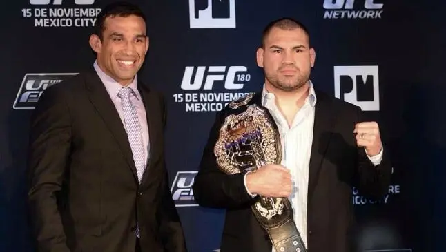 Anuncian precios de boletos para Velásquez vs Werdum