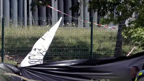 Terrorista se toma selfie con cabeza de la víctima