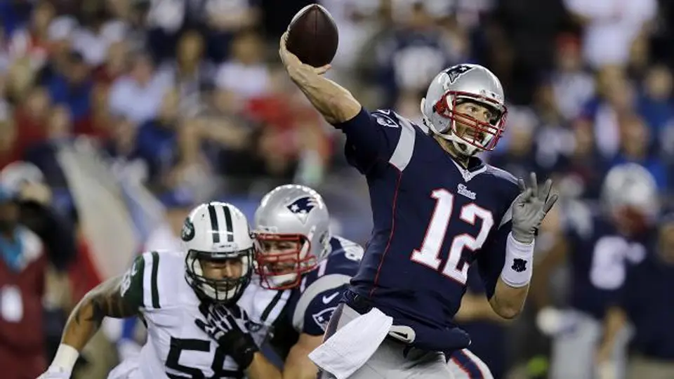 Patriotas consigue sufrida victoria sobre Jets