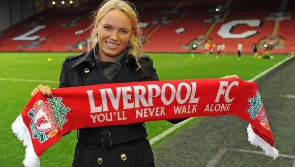 Wozniacki quiso jugar futbol pero su padre no la dejó