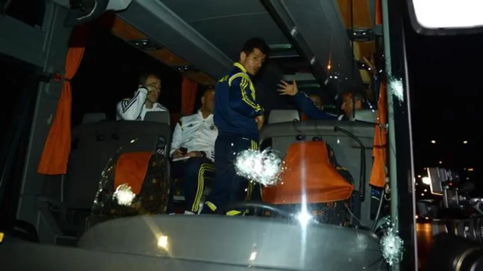 Liga Turca se suspende una semana por ataques al Fenerbahçe