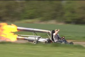 Impresionante go-kart con propulsor de jet