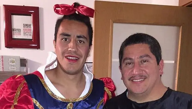 Efraín Juárez se disfraza de princesa para festejar a su papá