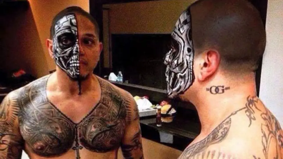 Rey Mysterio se quita la máscara para promocionar Terminator