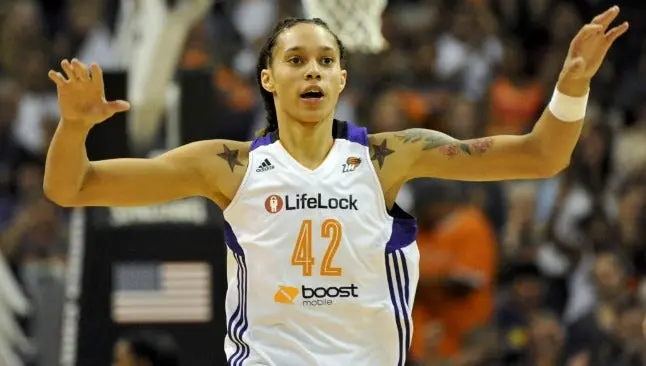 Atacan con cuchillo a estrella de la WNBA en China