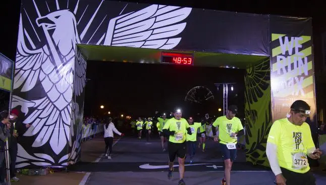 Monterrey disfruta carrera nocturna Nike We Run