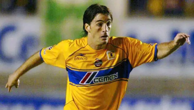 Exjugador de Tigres ahora juega basquetbol