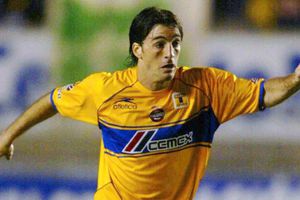 Exjugador de Tigres ahora juega basquetbol