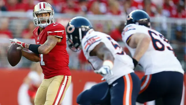 Colin Kaepernick regala partido a Chicago