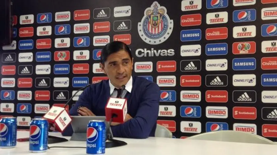 Francisco Palencia renuncia a Chivas