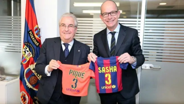 Recién nacido de Piqué y Shakira ya es socio del Barcelona