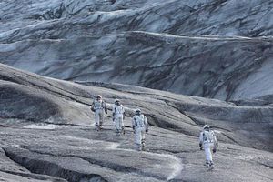 Científicos proponen salir de la Tierra a buscar hogar