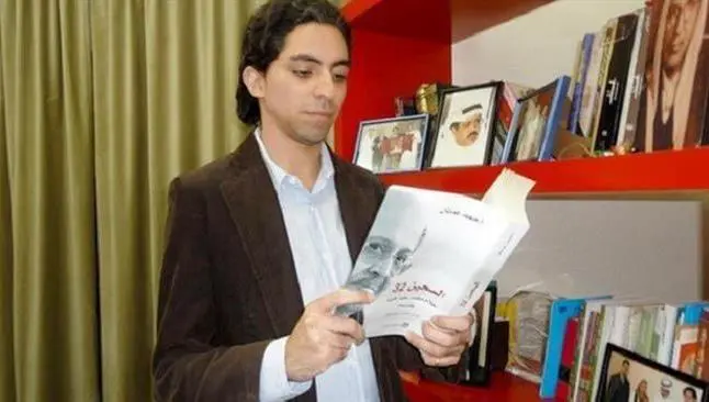 Corte ratifica sentencia de mil azotes contra un bloguero