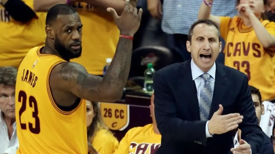 LeBron James pondrá su reino en disputa ante Stephen Curry